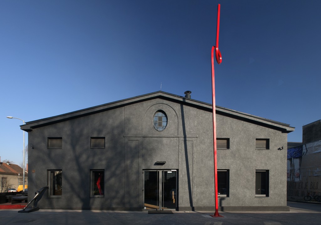 Lauba front